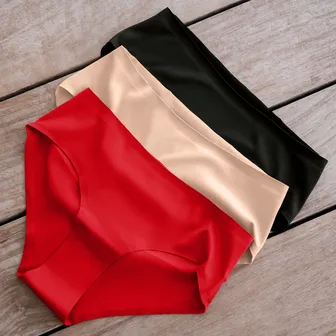 Product image of Simply Smooth No Show Hiphugger 3 Pack