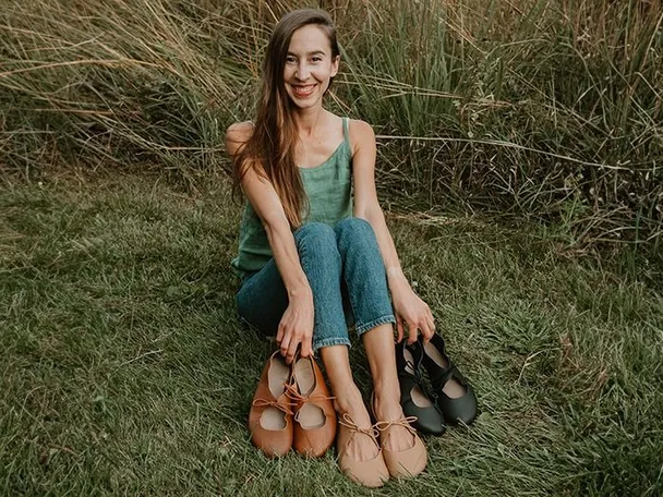 Product image of Adult Vintage Tie Ballerine Flat